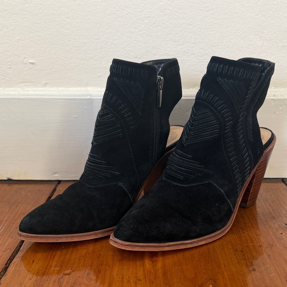 Vince Camuto Black Binks